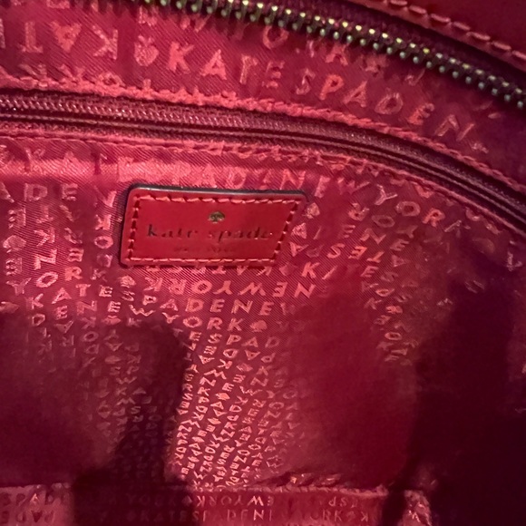 Excellent Condition Kate Spade Tori Sawyer Street Pillboxred Handbag - Picture 4 of 9